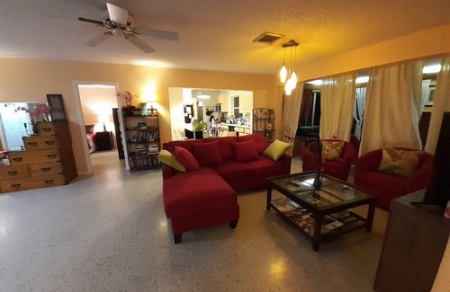 Lake Worth Corridor House | Beautifull and quiet lakefront home, Lake Osborne, pet friendly