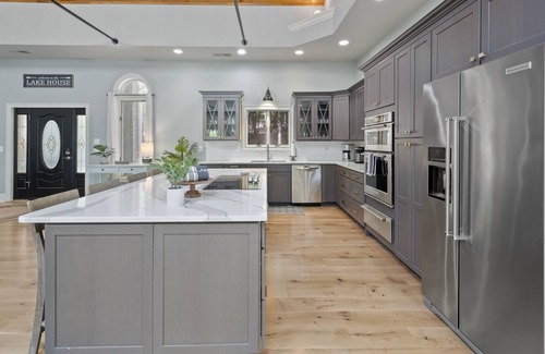 Lake Oconee House | Beautifully Decorated Spacious Home With Great Outdoor Living Area & Quiet Cove!