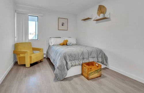 Riley Park Apartment | Beautifully Designed 1-Bedroom Apartment