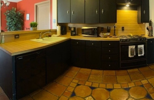 Midland House | Beautifully furnished and equipped 3 bed 2 bath home in a great neighborhood