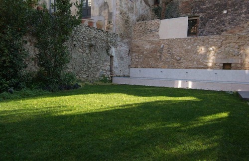 Old Town House | Beautifully furnished luxury one bedroom apartment with a small garden and pool