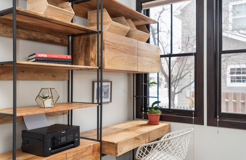 Basalt House | BEAUTIFULLY FURNISHED spacious family retreat in the heart of Willits