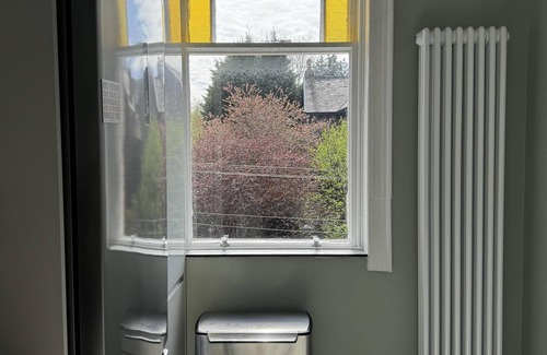 Liverpool Apartment | Beautifully Lit Airy 1-bed Apartment in Liverpool