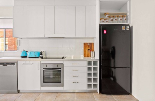 Lane Cove North Apartment | Beautifully Peaceful 2-Bed Apartment