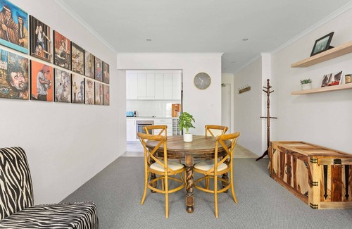 Lane Cove North Apartment | Beautifully Peaceful 2-Bed Apartment