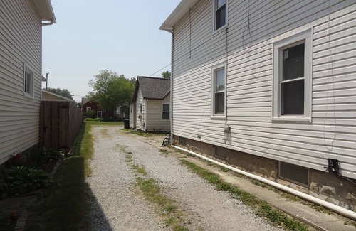 Fairport Harbor Cottage | Beautifully remodeled cozy cottage retreat