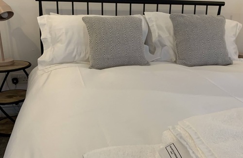 Marlborough Cottage | Beautifully renovated 18th Century Chapel in the heart of Manton village