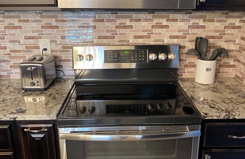 Taswell House | Beautifully Renovated 3-Bedroom, 3-Bath Home in Taswell, Indiana