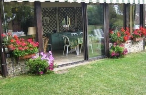 Courtenay House | Beautifully restored 18th century farmhouse - heated swimming pool - tennis