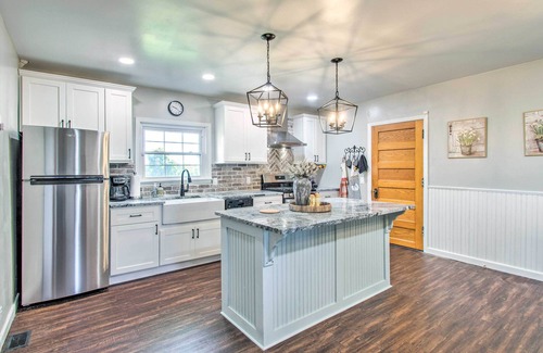 Annapolis House | Beautifully Restored Farmhouse in Marshall!