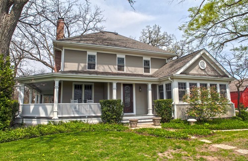 Plato Center House | Beautifully Restored 1890s Farmhouse in Hampshire, Illinois
