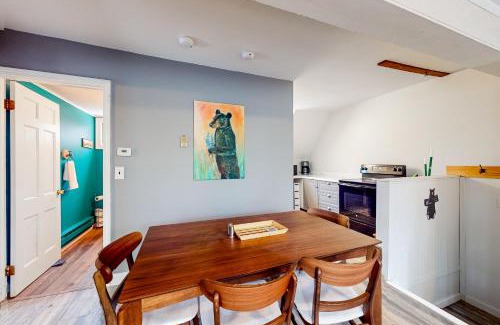 Bartlett Apartment | Beauty of Bartlett - Unit 2