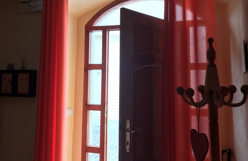 Puigdalba Cottage | BED, A 35 MINUTES OF BARCELONA.