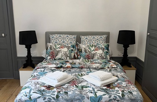 Joze Bed & Breakfast | Bed and Breakfast 'Chambre D'hôte 2' with Shared Terrace, Wi-Fi and Air Conditioning