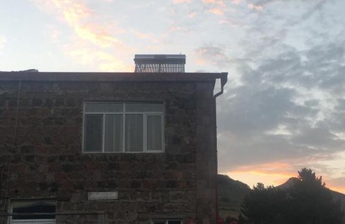 Tatev Bed & Breakfast | Bed and Breakfast John and Lena