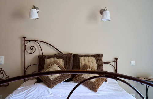 Gabillou Bed & Breakfast | Bed and Breakfast 'Mélanosporum' with Private Terrace, Shared Garden and Wi-Fi