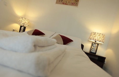 Obrenovac Bed & Breakfast | Bed and Breakfast Royal