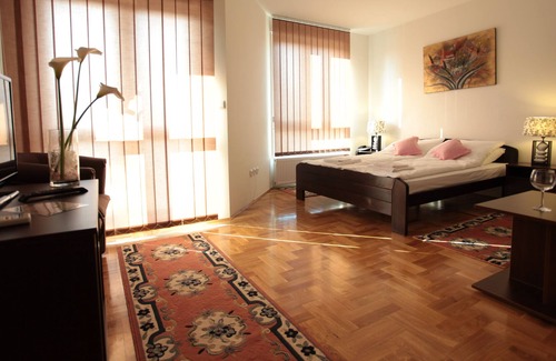 Obrenovac Bed & Breakfast | Bed and Breakfast Royal