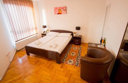 Obrenovac Bed & Breakfast | Bed and Breakfast Royal