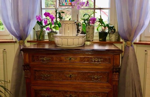 Mattenhof-Weissenbuhl Bed & Breakfast | Bed and Breakfast Wildrose