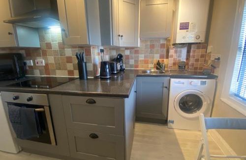 Bedford Apartment | Bedford Town Contractors HQ, Park Your Van, Cosy Sleep, Fast Wifi