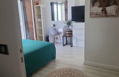 Saint Pierre de Feric Bed & Breakfast | Bedroom 2｜Repos, Calm & Serenity - Chez Benny