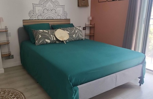 Saint Pierre de Feric Bed & Breakfast | Bedroom 2｜Repos, Calm & Serenity - Chez Benny