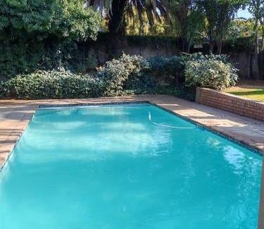 Waverley House | BEE-autiful Stay SC Garden Cottage