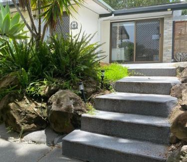 Robina Apartment | Bee Cottage