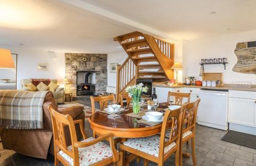 Brynrefail House | Beech Tree Cottage