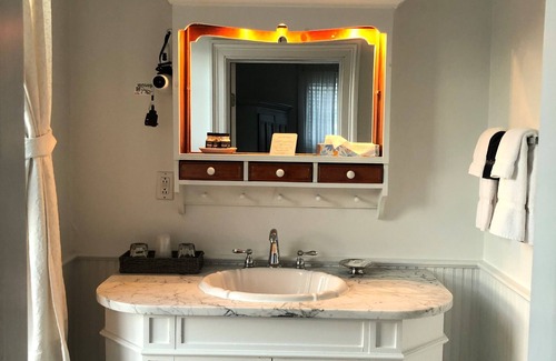 Rhinebeck Village Business District Hotel | Beekman Arms Hotel