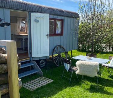 Seibranz Apartment | Bei uns im Allgäu - Gästewagen Hoimelig mit Solardusche