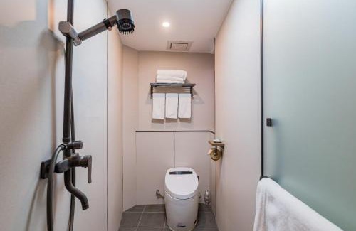 Downtown Beijing Hotel | Beijing city center - Courtyard house hotel located in an ancient Hutong, near the Forbidden City,experience the lifestyle of old Beijing in the exquisite Chinese-style courtyard