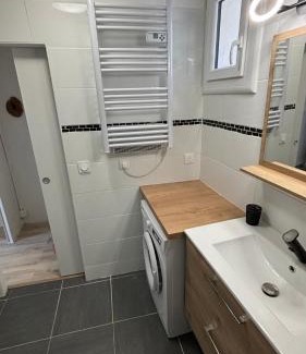 Saint-Andre-de-Sangonis Apartment | Bel appartement cœur de village