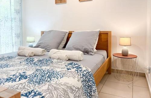 Le Diamant Apartment | Bel appartement duplex T4 Laboté, vue mer, a 600m de la plage de Diamant