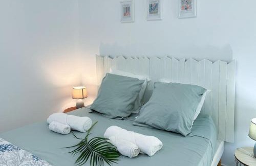 Le Diamant Apartment | Bel appartement duplex T4 Laboté, vue mer, a 600m de la plage de Diamant