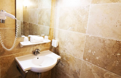 Six-Fours-les-Plages Hotel | Bel Azur