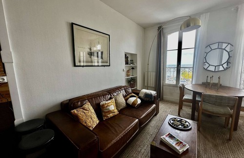 Luc-sur-Mer Apartment | Bel Horizon, charming apartment with balcony and sea view