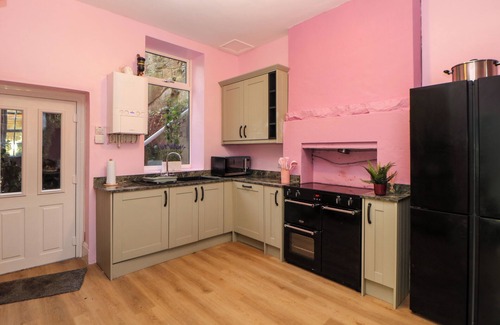 Matlock Bath House | BELGRANO, pet friendly, character holiday cottage in Matlock Bath