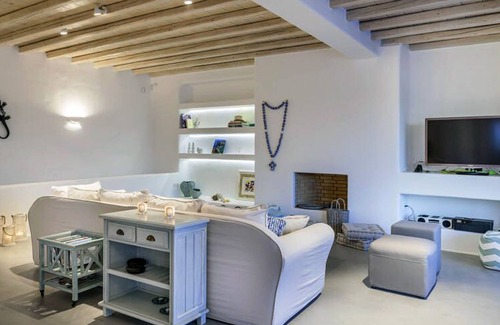 Ano Mera Villa | Bell View Villa