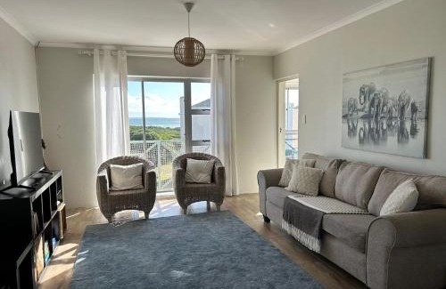 Big Bay Apartment | Bella Casa - Seaview-Beach Club Apartment