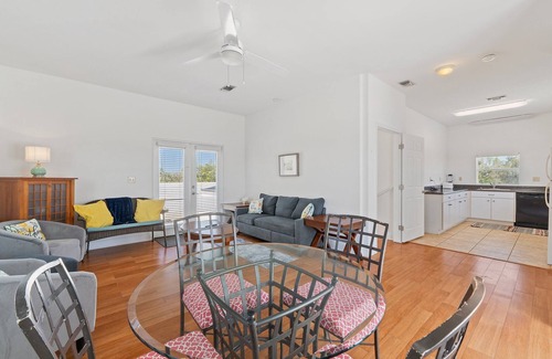 Ono Island House | Bella Villa Guest Suite - Amazing Location, Bay Access!