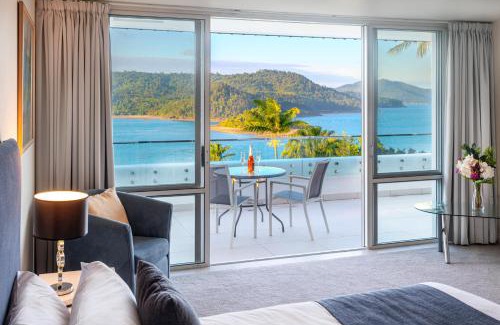 Hamilton Island Apartment | Bella Vista East 5 - Oceanview & Buggy