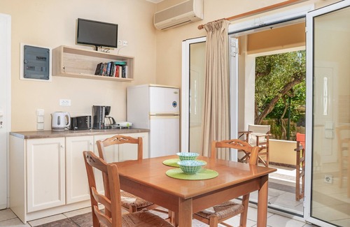 Tsilivi Condo | Bella Vista, Nr.2 - 1 Bedroom Apartment (groundfloor)
