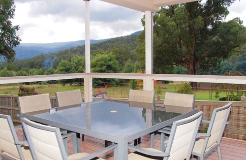 Marysville House | BELLARA - Double storey home away from home