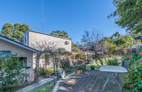 Buttaba House | Bellavista @ Buttaba - dog friendly - family home