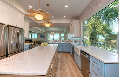 Isle of Palms House | 'Belle Mer'~ OCEAN FRONT, PRIVATE POOL, HOT TUB, ELEVATOR