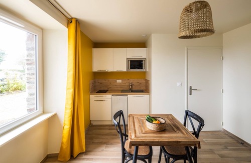 Ille-et-Vilaine Apartment | Belle Vue Mer 2 Personnes - "comme un Poisson Dans L'eau"