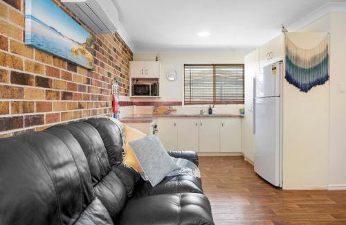 Rainbow Beach Apartment | Bellevue Lodge Guest Favourite, Hot Spa, Walk to Town