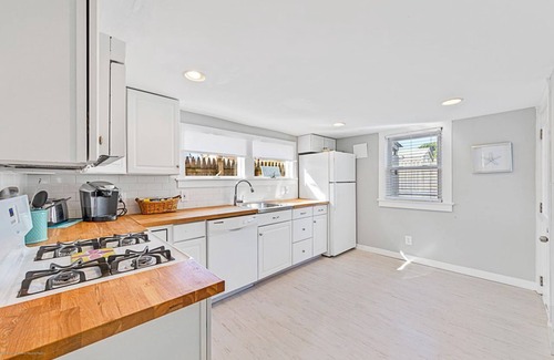 Wall House | BELMAR - Relax in a House 1 Block off the Beach!